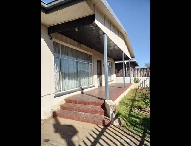 3 BEDROOM HOUSE FOR SALE IN FOREST HILL